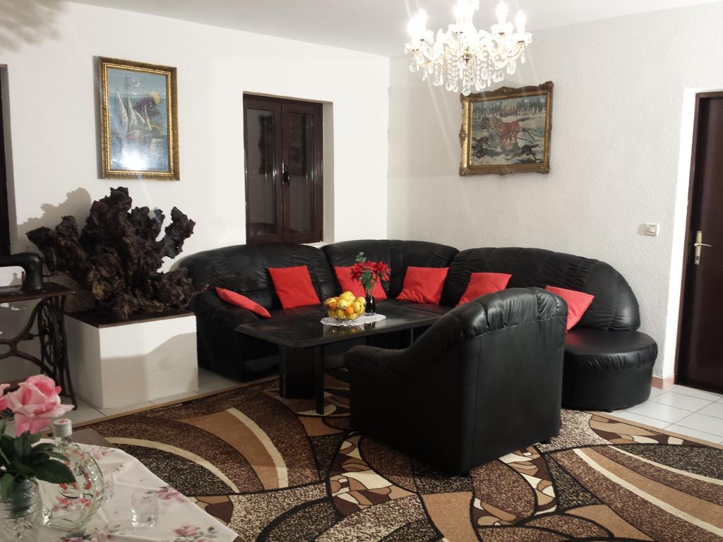 Apartments "Villa Mungos" Sobra Luaran gambar